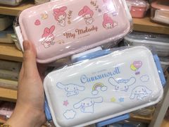 -名创优品(山东青岛市新业广场店)