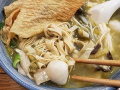 老坛酸菜鱼米线-猫爷的腔调·黔小馆(交大医学住宅区店)