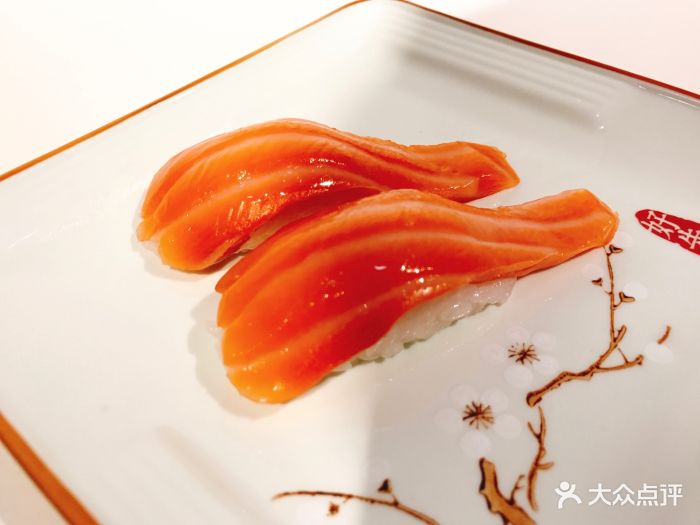 好先生精致寿司三文鱼手握图片