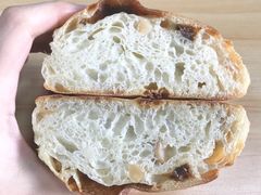 白巧西梅恰巴塔-慢熟面包店bud bread(孩儿巷店)
