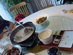 -香山湖家家宴(中山陵店)