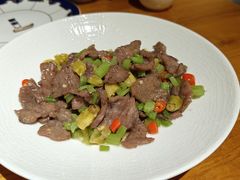 野山椒炒黄牛肉-娜仁图雅蒙古美食村(33小镇店)