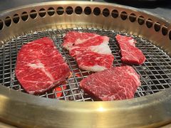 -铭牛烧肉·和牛海鲜自助(高新月牙湖店)