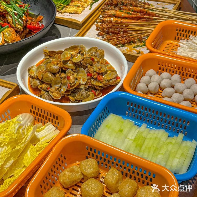 在裕后街吃过烧烤的就肯定知道他家，一到下午就开始爆满