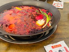 -黄潇洒老火锅(九眼桥宏济巷店)