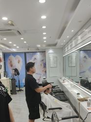 -镁连社·美联社
