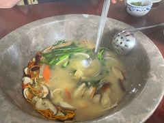 -姚记抚仙湖石锅鱼庄