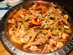 牛蛙煲-胖哥俩肉蟹煲(湖滨银泰in77店)