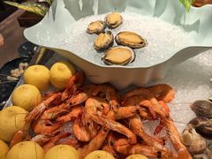 -广州万富希尔顿酒店·感趣自助餐厅·金秋蟹宴生蚝海鲜刺身