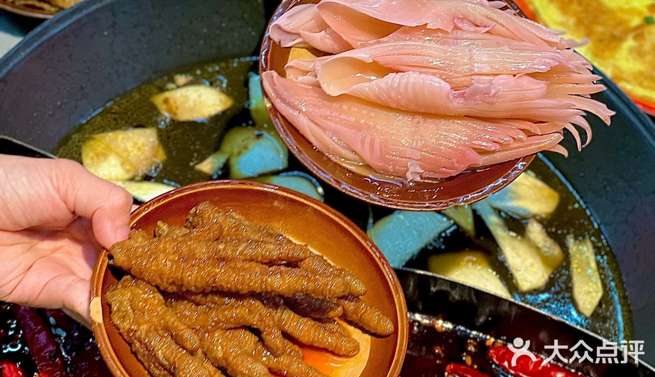 🍲排队4小时的鸿姐老火锅，又双叒叕出新品啦！