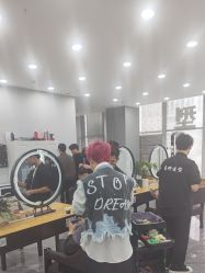 -藤野造型烫染·漂发