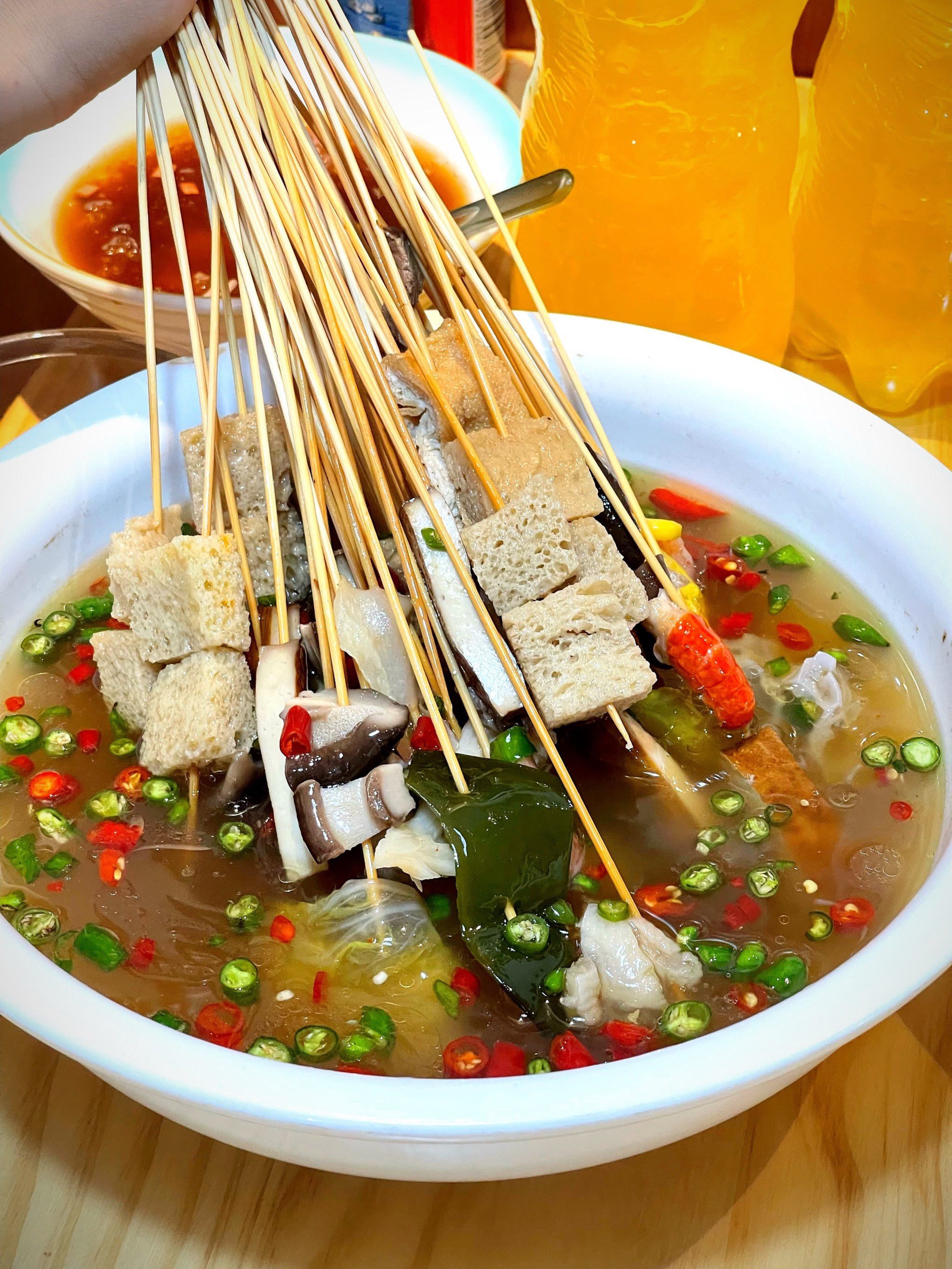 武汉首家自选非遗钵钵鸡!冷热双吃,鲜到回甘