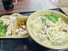 -亮亮面馆(经六路店)