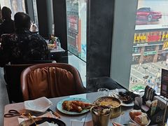 -雍容荟帝王蟹活龙虾展台自助(IFS黑金店)