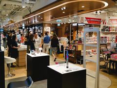 -LOG-ON(海港城店)