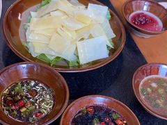 -阿山卓·野生菌火锅·纳西火塘烤肉