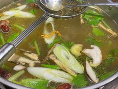 -乡土黄·鲜牛肉火锅·小龙虾(兴业街店)