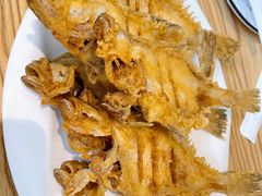 炸偏口鱼-方城小吃店
