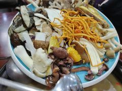 -菌之家·专业纯野生菌火锅·特色炒菌