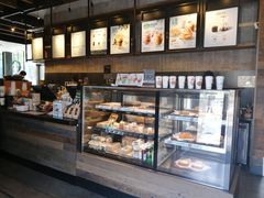 面包甜点陈列柜-星巴克(深圳前海企业公馆店)