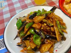 地三鲜-东北哈尔滨酱骨头馆房掌柜铁锅炖