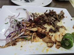 烤肉拼盘配饼-bosphorus 铂斯西餐厅·土耳其烧烤(环市中路店)