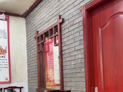 -湖南人家湘菜馆(镇江路店)