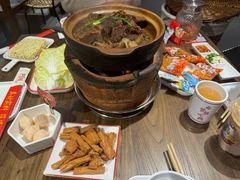 -阿润打边炉·鲜切鸡煲(华漕店)