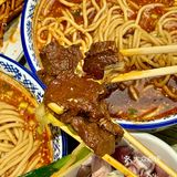 安东街新面馆！这牛肉块够大！！