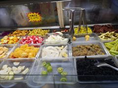 自助取餐区-老炳·七丛松甘草水果