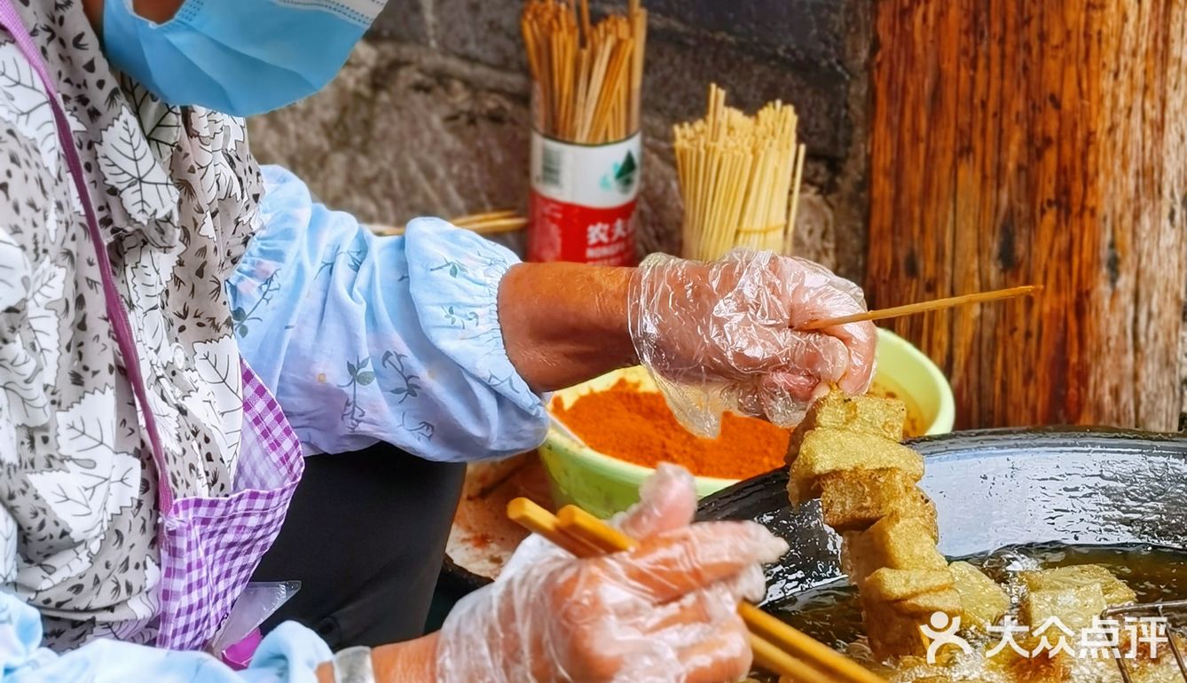 丽江古城超隐蔽的奶奶鸡豆凉粉[胜利]