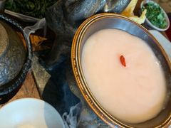 -老牌坊云南鱼豆花火锅(爱建店)