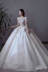 -洋洋婚纱品牌集合店