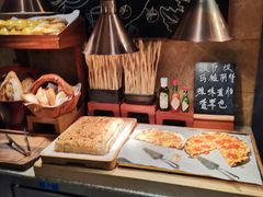 -松山湖凯悦酒店·Café自助餐厅·周末火舞秀表演
