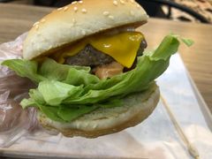 单层芝士牛肉汉堡-牛纽塔·牛人堡(群众路店)