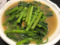 -J Daeng Seafood