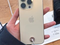-Apple零售店(华贸购物中心店)