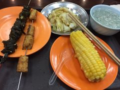 华中科技大学百景园(二楼自助餐厅)-华中科技大学百景园(三楼酒店)
