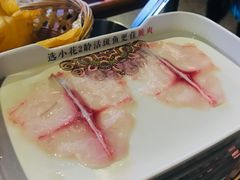-老牌坊云南鱼豆花火锅(哈西万达店)