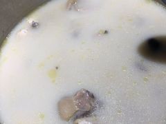 -洪氏嗨捞·广东猪肚鸡·椰子鸡火锅(西咸万象城店)
