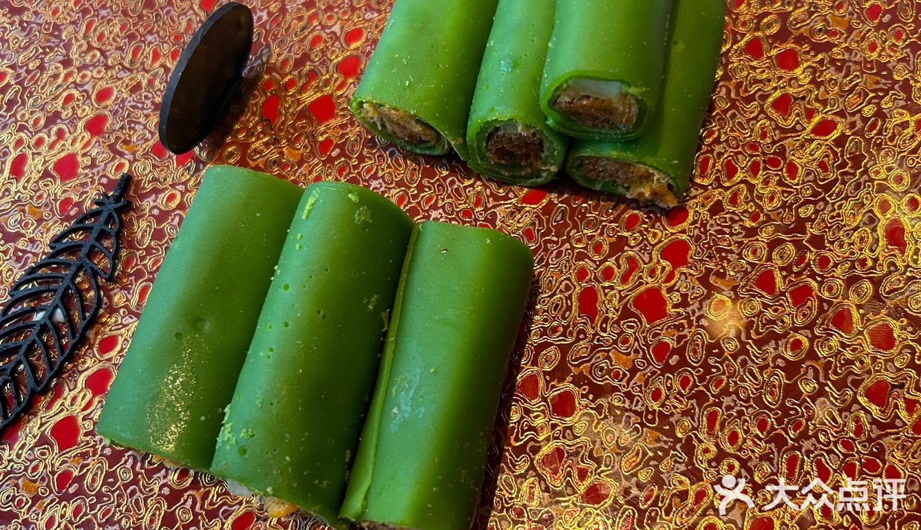 上座云间的服务堪称一流,从踏入店门的那一刻起