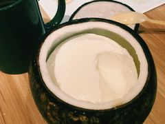 -志龙皇冠吃货椰子铺