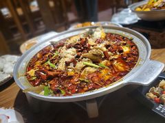 沸腾水煮鱼-东来菜馆•手抓海鲜家常菜•海鲜锅贴(鸽子窝店)