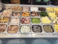 -愉肴麻辣香锅(中山路店)