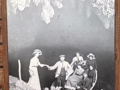 -怀托摩萤火虫洞