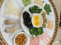 -花馬肆.云南过桥米线(汉神购物广场现场熬汤店)
