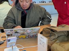 -Apple零售店(华贸购物中心店)