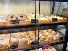 星空蝶豆花烤地瓜贝果面包-啊噗吐呦现场烘焙(麦凯乐店)