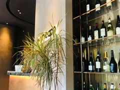 -wineapp葡萄酒餐吧(外滩金融中心店)