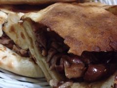 熏肥肠鞋底火烧-宝光熏肉鞋底火烧(新街口店)